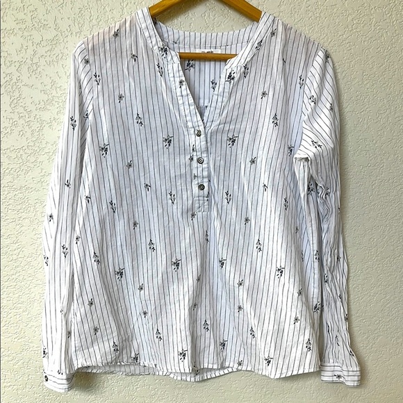 Maurices Long Sleeve Blouse Floral Striped Cotton White and Blue size Medium - Picture 1 of 12